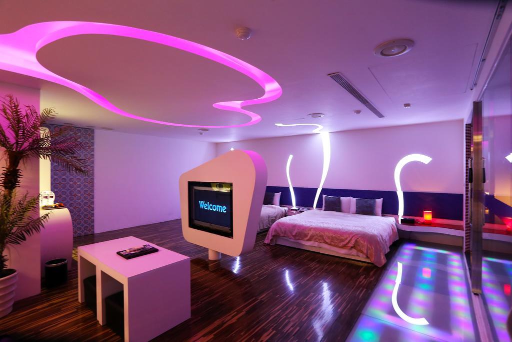 Ya Nold Fashion House Hotel Джиаоси Екстериор снимка