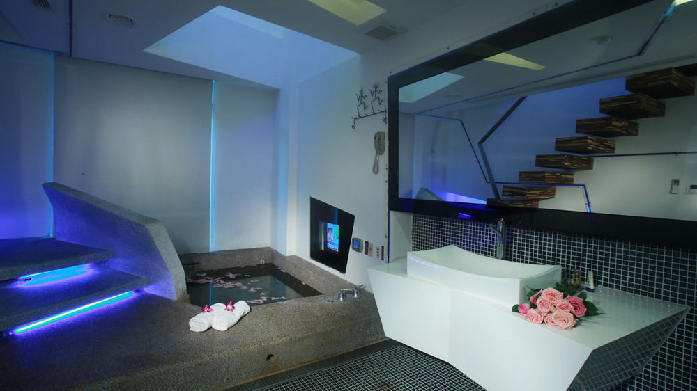Ya Nold Fashion House Hotel Джиаоси Екстериор снимка